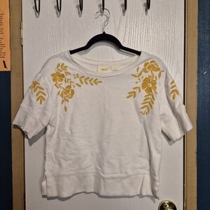 ☀️🌧meave Anthropologie White Sweatshirt with Yellow Floral Embroidery